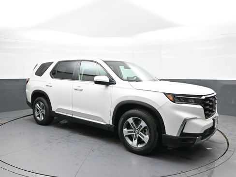 Used 2023 Honda Pilot EX-L image 4