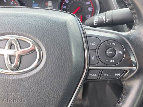 Used 2020 Toyota Camry XSE image 15