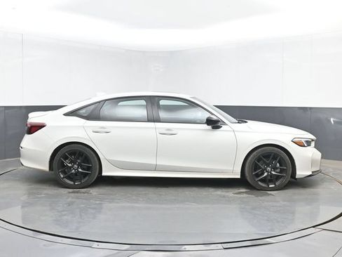 Used 2025 Honda Civic Sport image 11