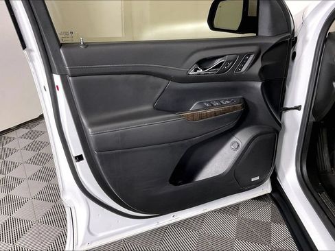 Used 2023 GMC Acadia Denali FWD image 21