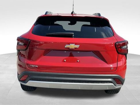 Used 2026 Chevrolet Trax LT w/ LT Convenience Package image 26