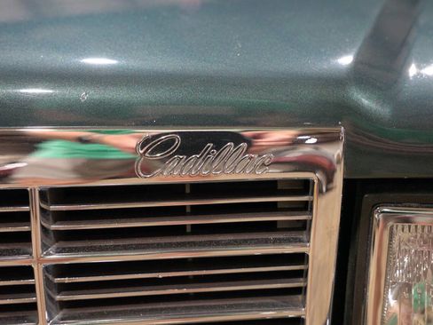 Used 1992 Cadillac De Ville Sedan FWD image 22