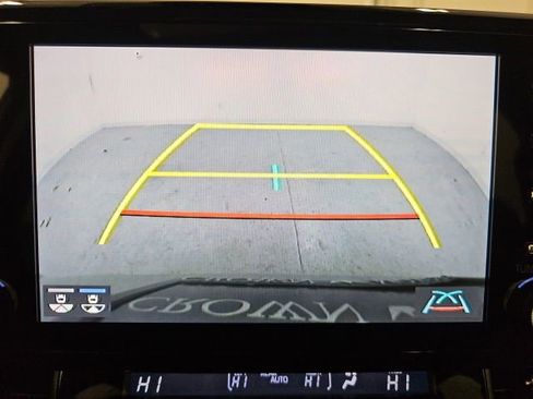 Used 2024 Toyota Sienna Limited image 27