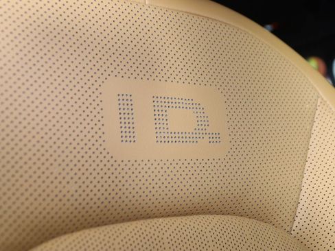 Used 2025 Volkswagen ID. Buzz Pro S image 13