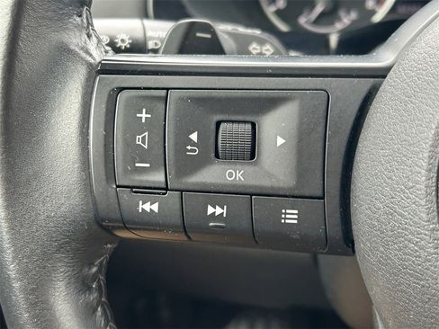 Used 2024 Nissan Pathfinder SV image 37