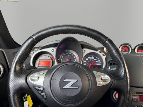 Used 2016 Nissan 370Z Coupe RWD image 19