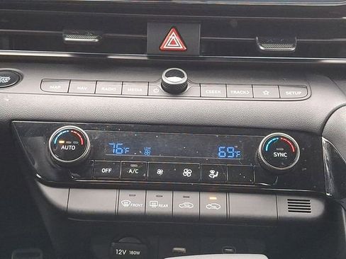 Certified 2025 Hyundai Elantra SEL image 15