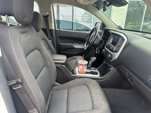 Used 2022 Chevrolet Colorado LT w/ Safety Package image 12