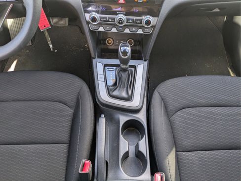 Used 2020 Hyundai Elantra SE w/ Cargo Package (C1) FWD image 15