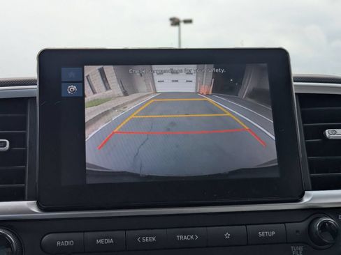 Used 2025 Hyundai Venue SEL FWD image 20