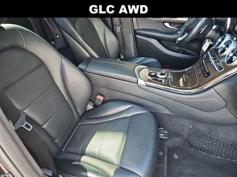 Used 2017 Mercedes-Benz GLC 300 4MATIC image 18