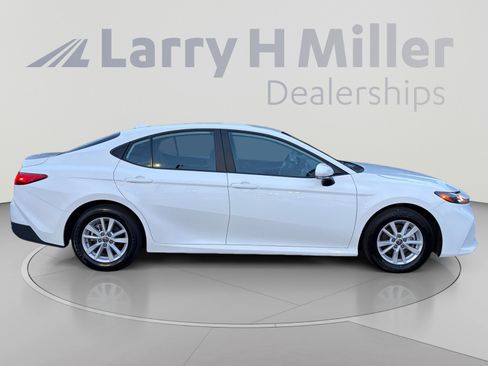 Used 2026 Toyota Camry LE FWD image 6