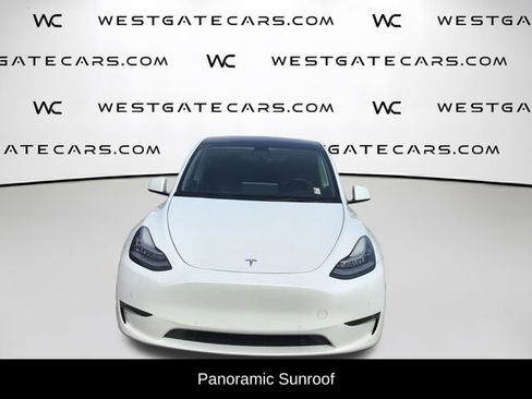 Used 2022 Tesla Model Y Long Range AWD/4WD image 2