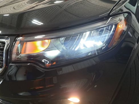 Certified 2023 Jeep Compass Limited AWD/4WD image 28
