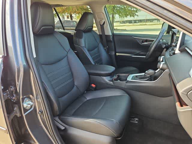 Used 2021 Toyota RAV4 Limited FWD image 19