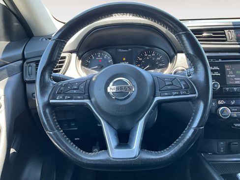 Used 2017 Nissan Rogue SV AWD/4WD image 17