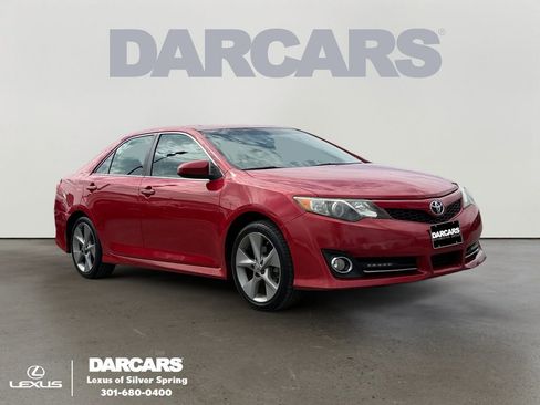 Used 2012 Toyota Camry SE image 1