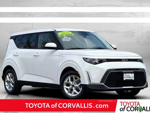 Used 2025 Kia Soul LX w/ LX Technology Package FWD image 1