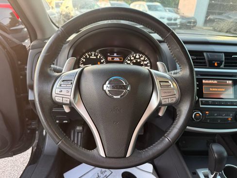 Used 2017 Nissan Altima 2.5 SR w/ Midnight Edition Package FWD image 16