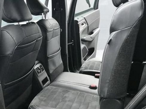 Used 2022 Mitsubishi Outlander SE AWD/4WD image 15