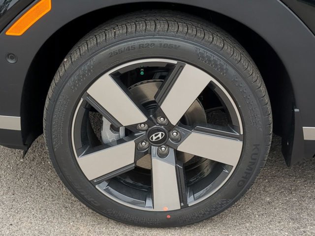 Used 2024 Hyundai Santa Fe Limited FWD image 11