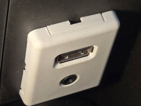 Used 2015 Chevrolet Equinox LT w/ Driver Convenience Package image 5