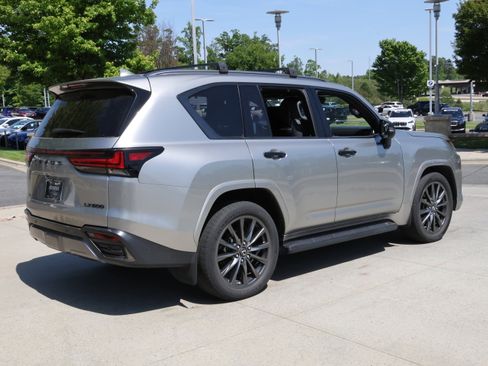 Used 2022 Lexus LX 600 4WD w/ Appearance Package image 9