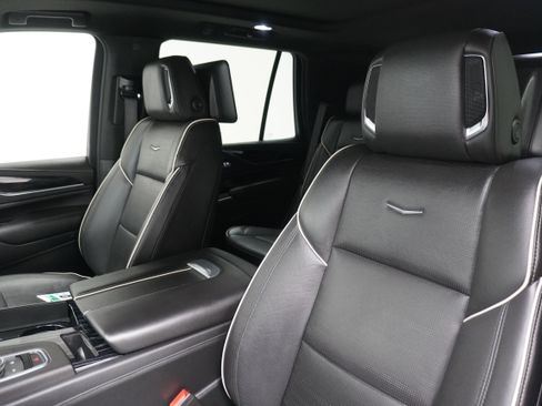 Used 2021 Cadillac Escalade Sport w/ Driver Assist Tech Package image 11