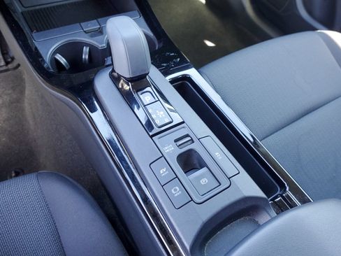 Used 2025 Toyota Prius LE FWD image 24