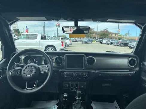 Used 2022 Jeep Wrangler Unlimited Sport w/ Sun And Sound Package AWD/4WD image 11