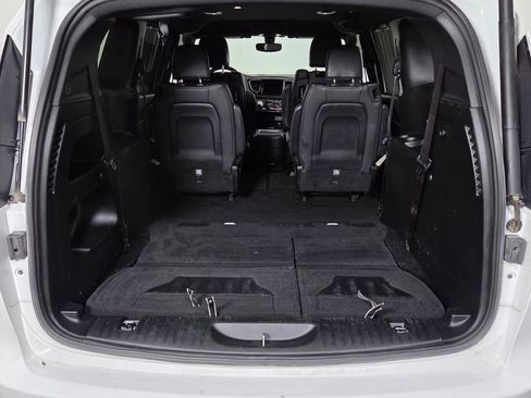 Used 2018 Chrysler Pacifica Touring-L Plus w/ S Appearance Package FWD image 11