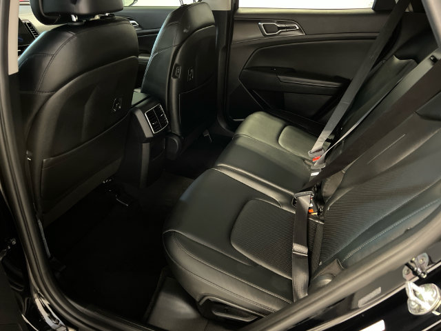 Used 2025 Kia Sportage EX w/ Premium Package FWD image 17