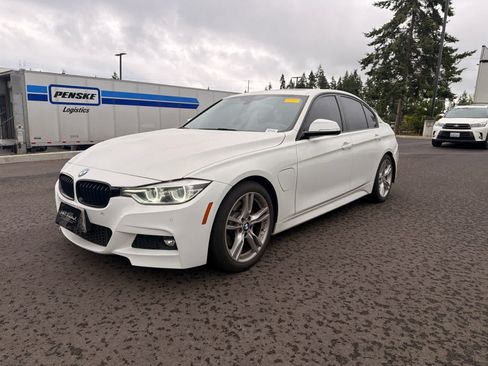 Used 2017 BMW 330e RWD image 2