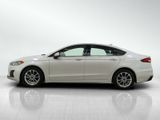 Used 2019 Ford Fusion SE image 2