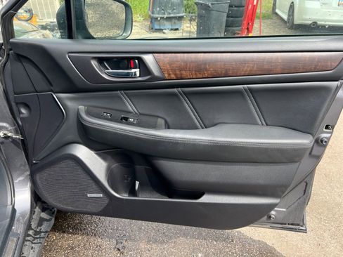 Used 2019 Subaru Outback 2.5i Limited AWD/4WD image 17