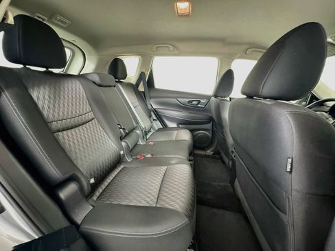 Used 2019 Nissan Rogue S AWD/4WD image 23