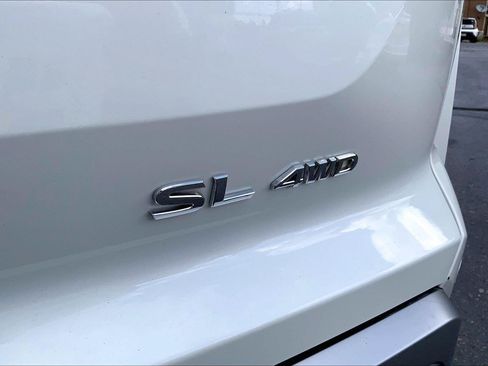 Used 2024 Nissan Pathfinder SL AWD/4WD image 8