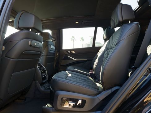 New 2026 BMW X7 xDrive40i w/ M Sport Package image 17