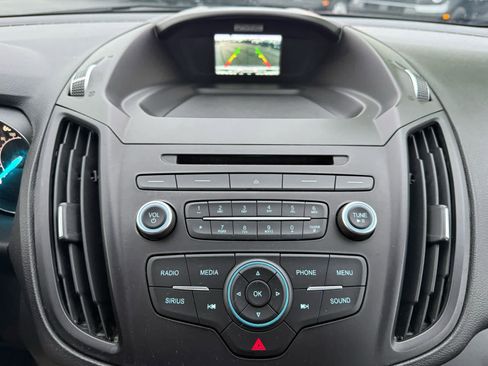 Used 2017 Ford Escape SE FWD image 16