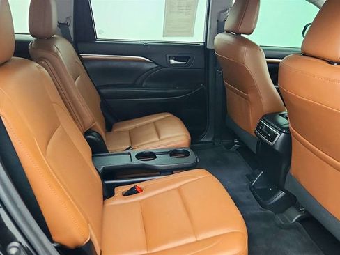 Used 2018 Toyota Highlander Limited image 25