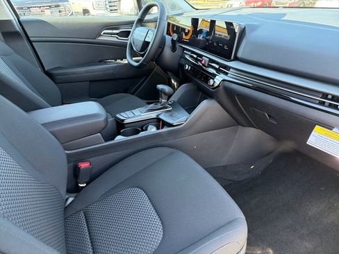 New 2026 Kia Sportage LX FWD image 22
