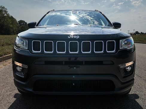 Used 2019 Jeep Compass Latitude w/ Cold Weather Group image 37