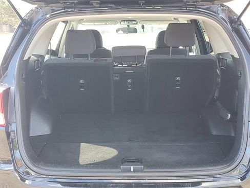 Used 2018 Kia Sorento LX image 7