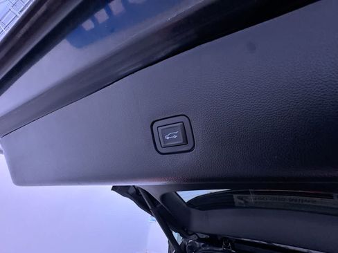 Used 2019 Chevrolet Traverse LT w/ LPO, Cargo Package AWD/4WD image 44