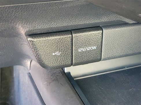 Used 2023 Toyota Camry SE image 28