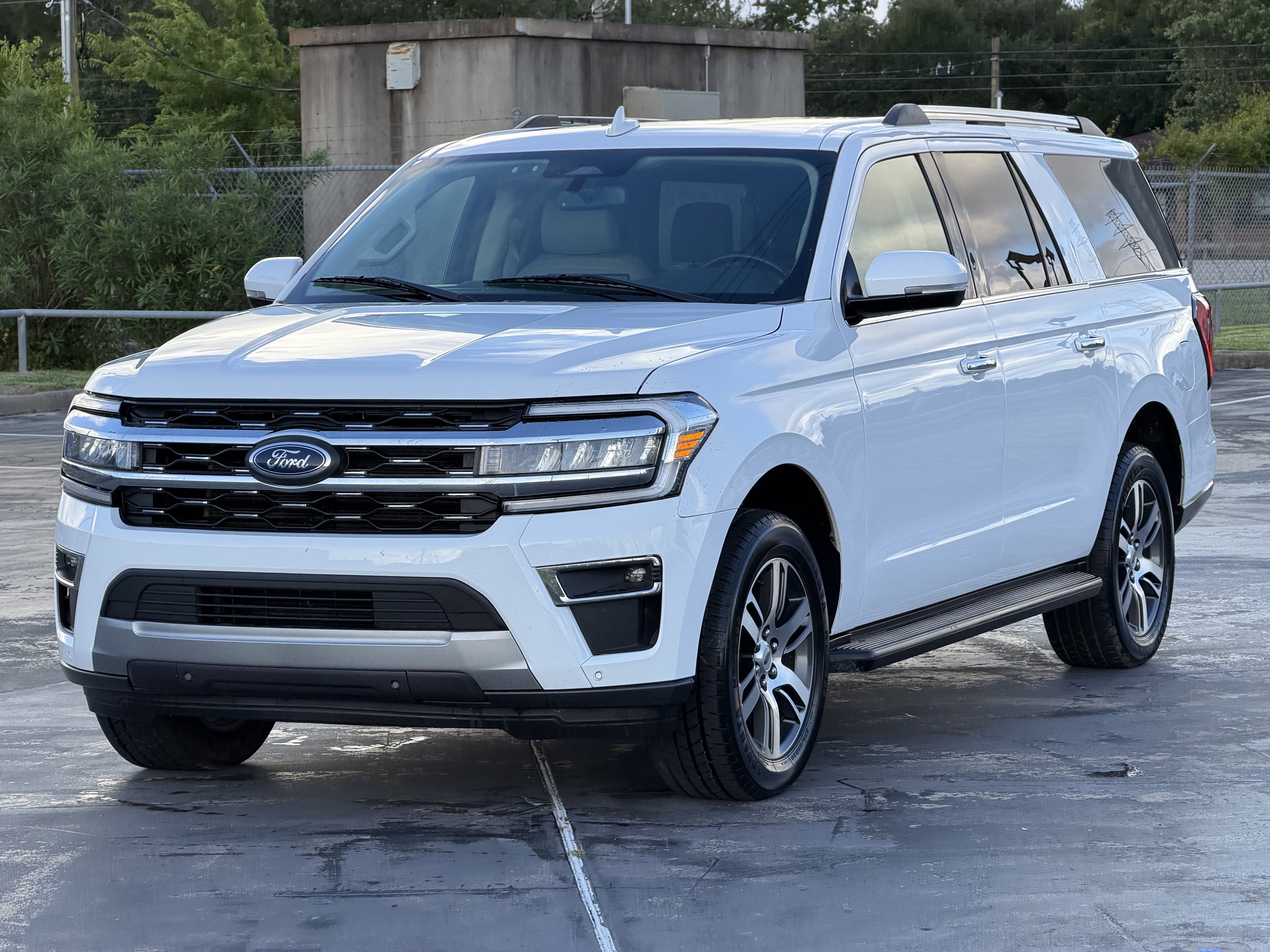 Used 2024 Ford Expedition Max Limited RWD image 5