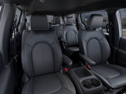 New 2026 Chrysler Pacifica Select w/ S Appearance Package FWD image 42