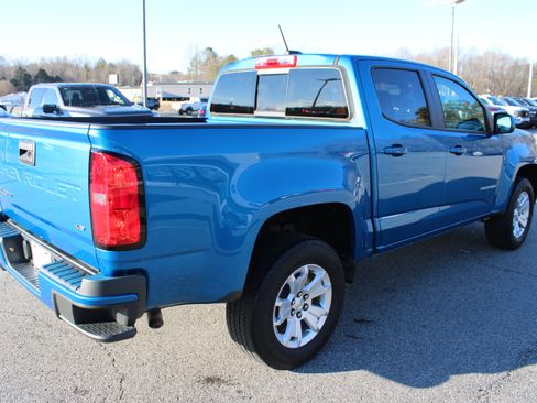 Used 2022 Chevrolet Colorado LT w/ LT Convenience Package image 6