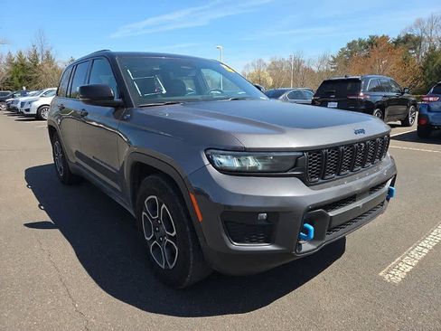 Used 2024 Jeep Grand Cherokee Trailhawk image 3
