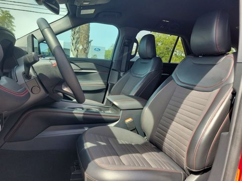 Used 2025 Ford Explorer ST-Line w/ Premium Package RWD image 18